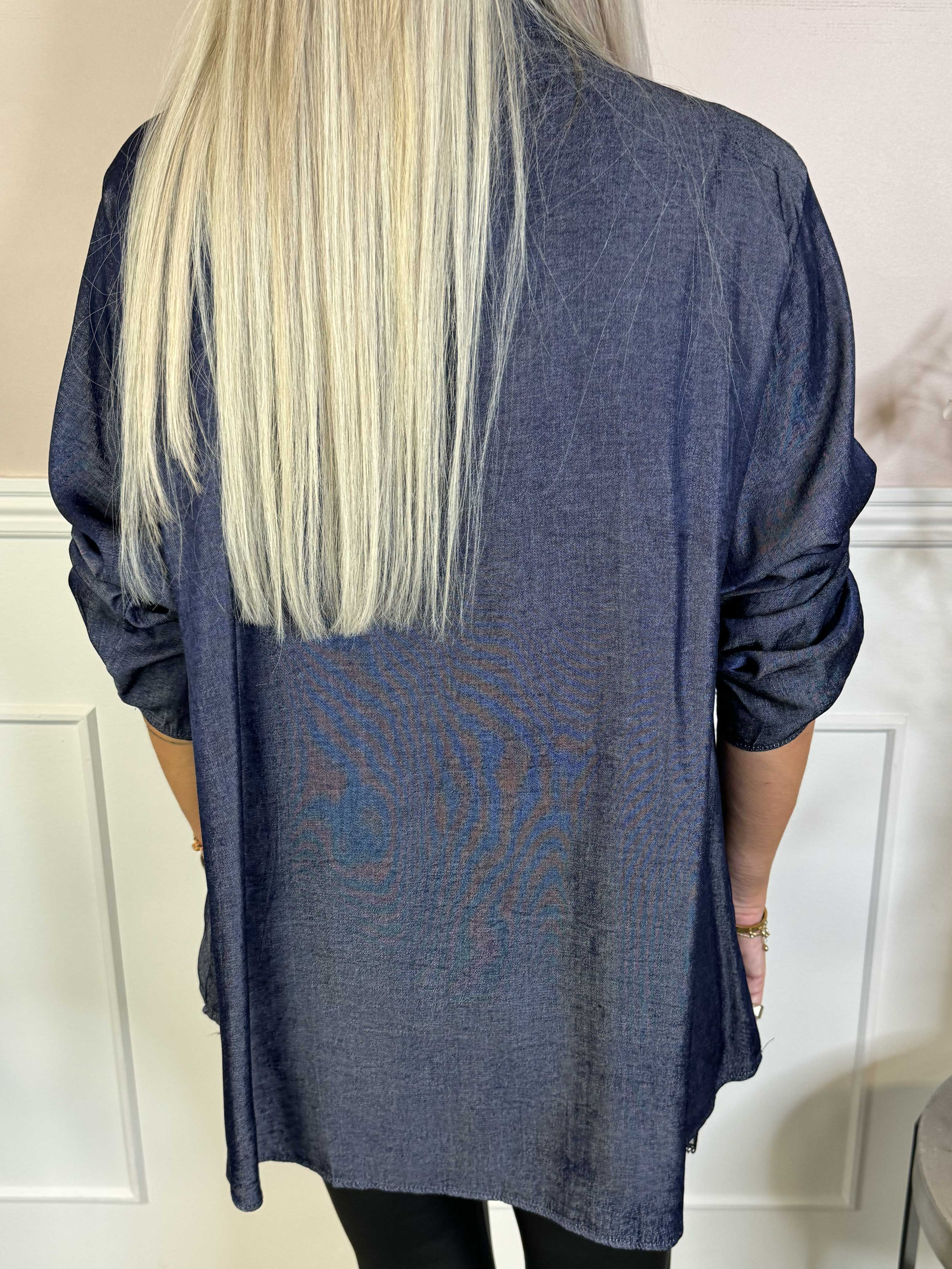 Ebba Denim - Sød skjorte i denim med guldknapper